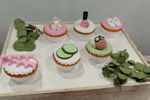 aniversario Bloom Institute 8 años cupcakes