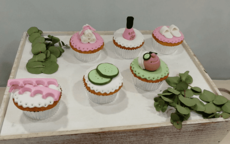 aniversario Bloom Institute 8 años cupcakes